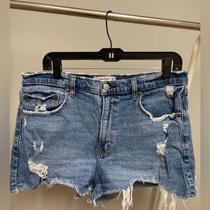 Abercrombie High-Rise Mom Shorts | Light Wash Denim | Size 14